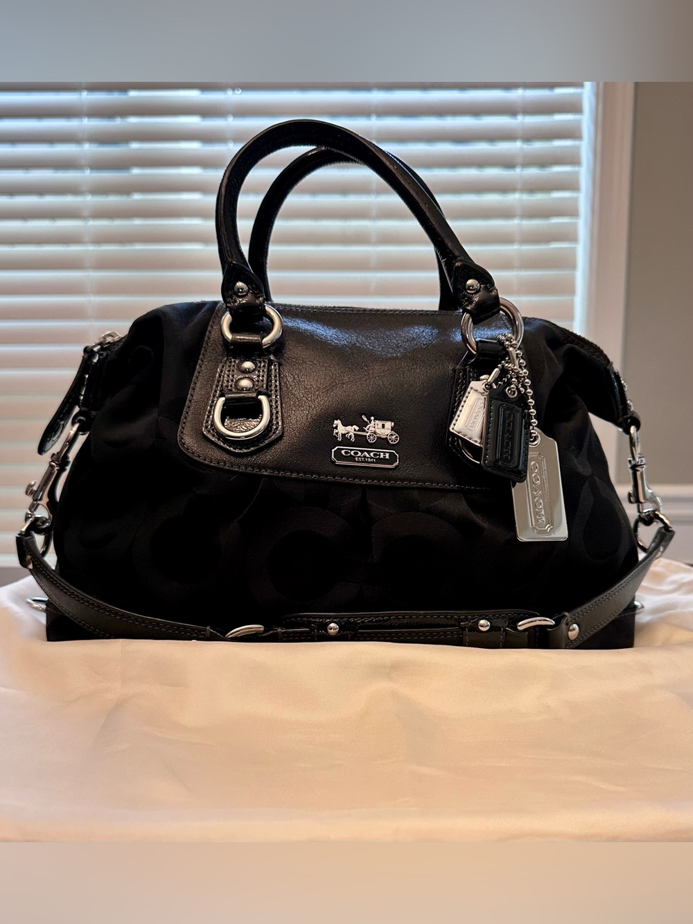 Coach Black Op Art Signature Shoulder Bag Purple Interior Dust Bag - Picture 3 of 16